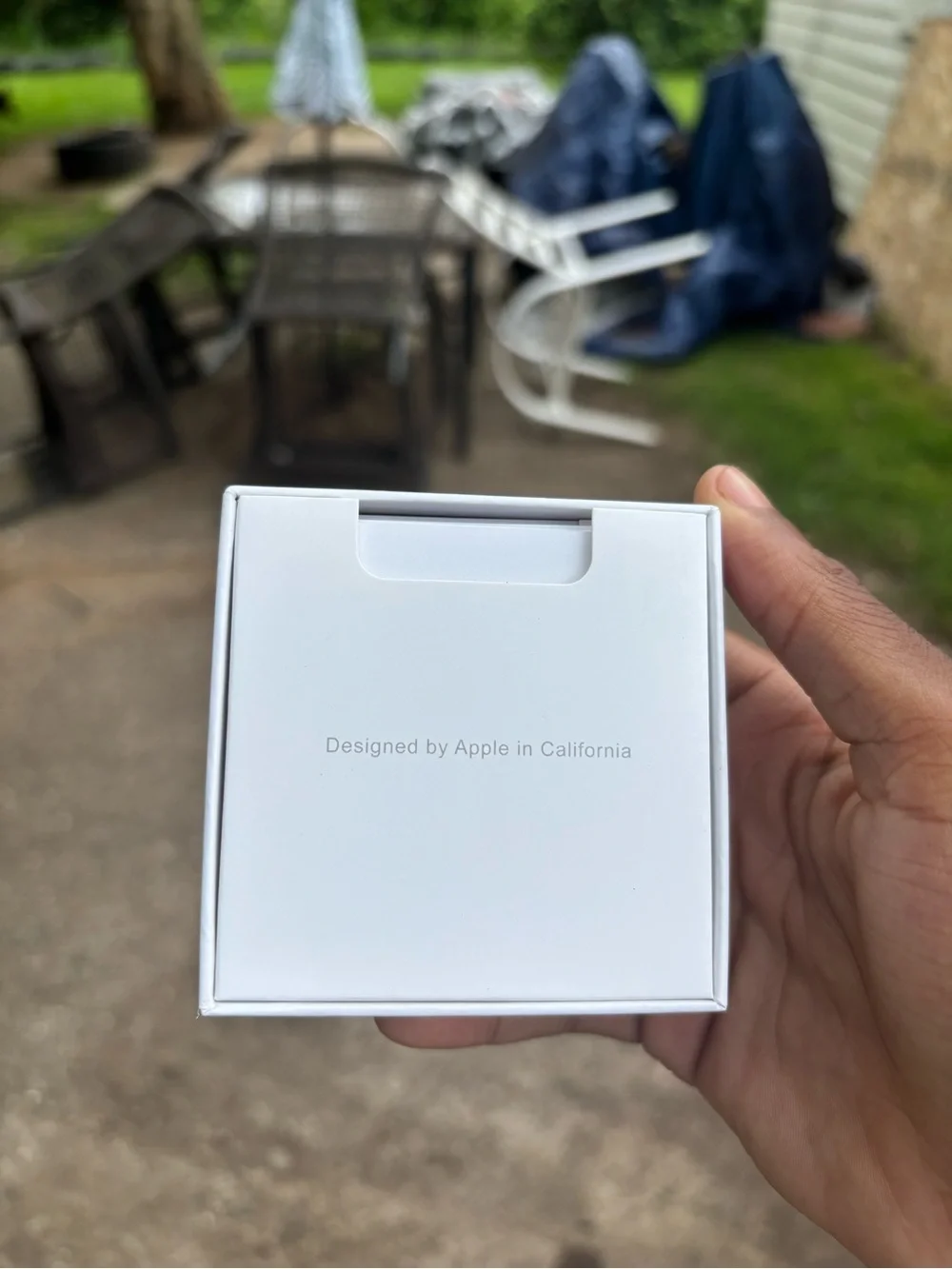 Apple Wireless Earbuds in White Box - White